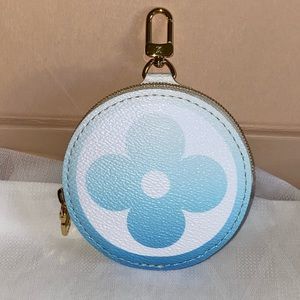 Authentic Louis Vuitton by the pool monogram blue